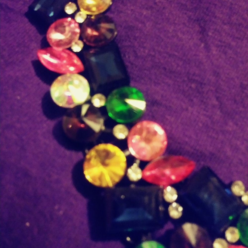 Colorful statement necklace - Picture 8 of 10